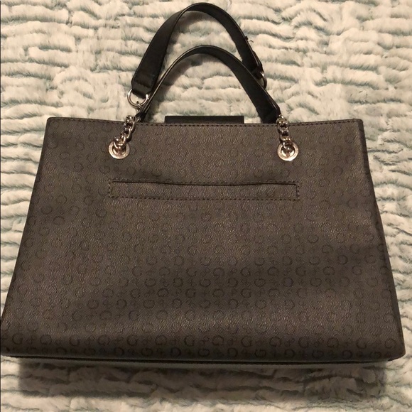 Guess purse - Picture 5 of 5